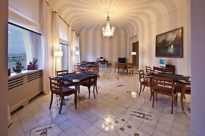 REGINA ISABELLA - RESORT SPA RESTAURANT
