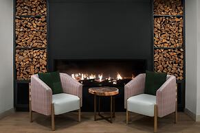 The Inelle, Oakhurst Yosemite, a Tribute Portfolio Hotel