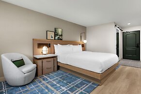 The Inelle, Oakhurst Yosemite, a Tribute Portfolio Hotel