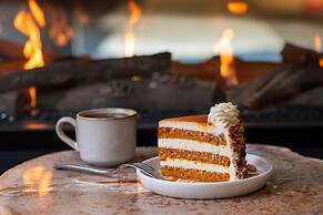 The Inelle, Oakhurst Yosemite, a Tribute Portfolio Hotel