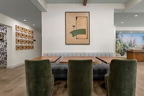 The Inelle, Oakhurst Yosemite, a Tribute Portfolio Hotel