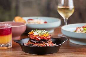 The Inelle, Oakhurst Yosemite, a Tribute Portfolio Hotel