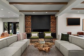 The Inelle, Oakhurst Yosemite, a Tribute Portfolio Hotel