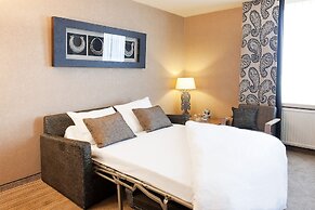 Carlton Oasis Hotel