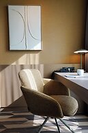 Carlton Oasis Hotel