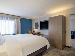 Holiday Inn Express & Suites Greensboro-(I-40 Wendover) by IHG