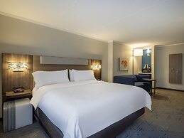 Holiday Inn Express & Suites Greensboro-(I-40 Wendover) by IHG