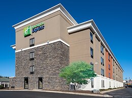 Holiday Inn Express & Suites Greensboro-(I-40 Wendover) by IHG