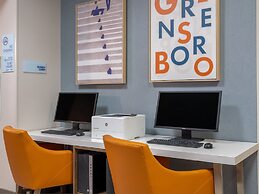 Holiday Inn Express & Suites Greensboro-(I-40 Wendover) by IHG