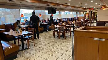 Ramada by Wyndham Rome / Verona