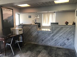 Travelodge by Wyndham Clarksville