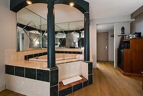 Red Roof Inn & Suites Newark - University