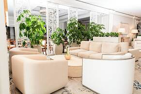 Eau Resort & Spa