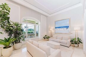 Eau Palm Beach Resort & Spa