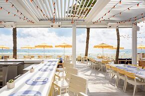 Eau Palm Beach Resort & Spa