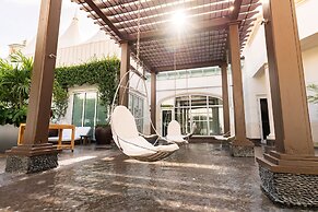 Eau Palm Beach Resort & Spa