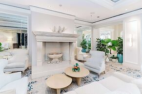 Eau Palm Beach Resort & Spa