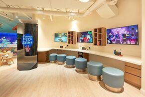 Eau Palm Beach Resort & Spa