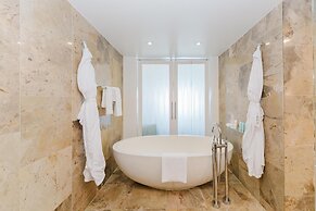 Eau Palm Beach Resort & Spa