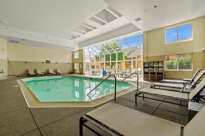 Chicago Club Inn & Suites