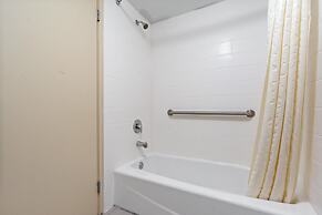 Chicago Club Inn & Suites