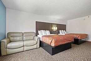 Chicago Club Inn & Suites