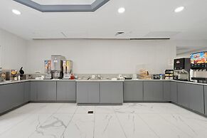 Chicago Club Inn & Suites