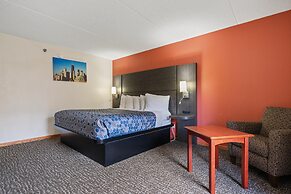 Chicago Club Inn & Suites