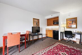 Chicago Club Inn & Suites