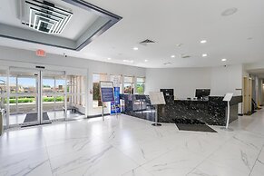 Chicago Club Inn & Suites