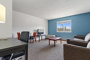 Chicago Club Inn & Suites