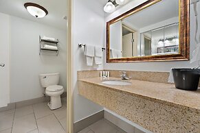 Chicago Club Inn & Suites