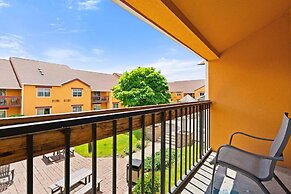 Chicago Club Inn & Suites