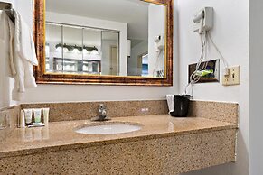 Chicago Club Inn & Suites