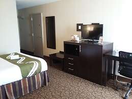 Quality Inn & Suites Escanaba North