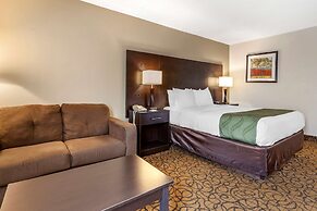 Quality Inn & Suites Escanaba North