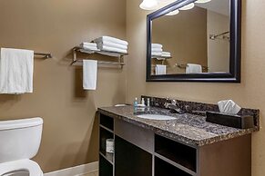 Quality Inn & Suites Escanaba North