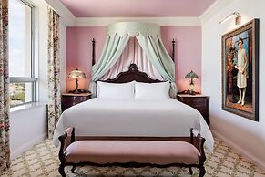 Grand Galvez Resort, Autograph Collection