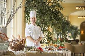 Grand Galvez Resort, Autograph Collection