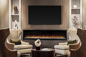 Crowne Plaza Edison by IHG