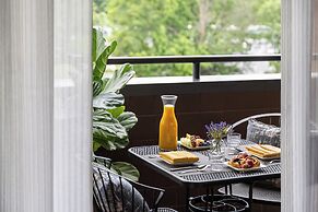 Crowne Plaza Edison by IHG