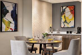 Crowne Plaza Edison by IHG