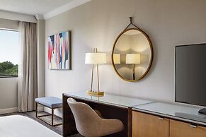 Crowne Plaza Edison by IHG