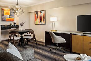 Crowne Plaza Edison by IHG