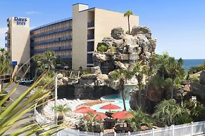Days Inn by Wyndham Panama City Beach/Ocean Front