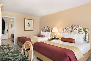 Days Inn by Wyndham Panama City Beach/Ocean Front
