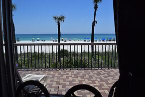 Days Inn by Wyndham Panama City Beach/Ocean Front