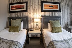 Riverside Lodge Hotel