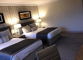 Riverside Lodge Hotel