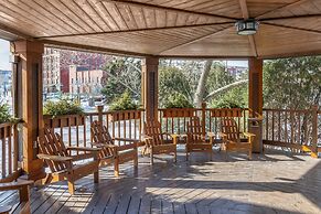 Lift Bridge Lodge, Ascend Hotel Collection